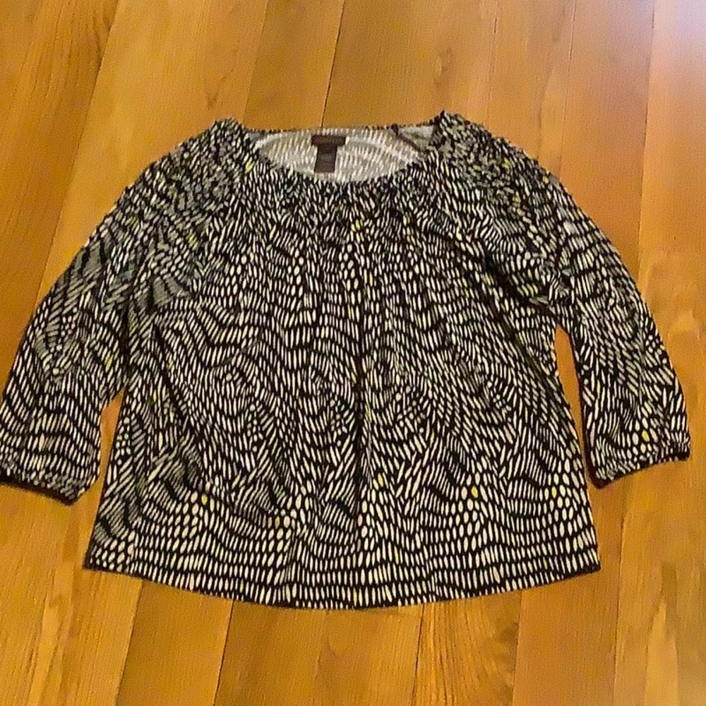 Multiples black and white blouse, great condition, size large.